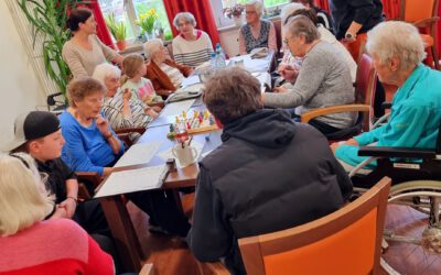 Besuch der Firmgruppe im Kreisaltenheim Trostberg